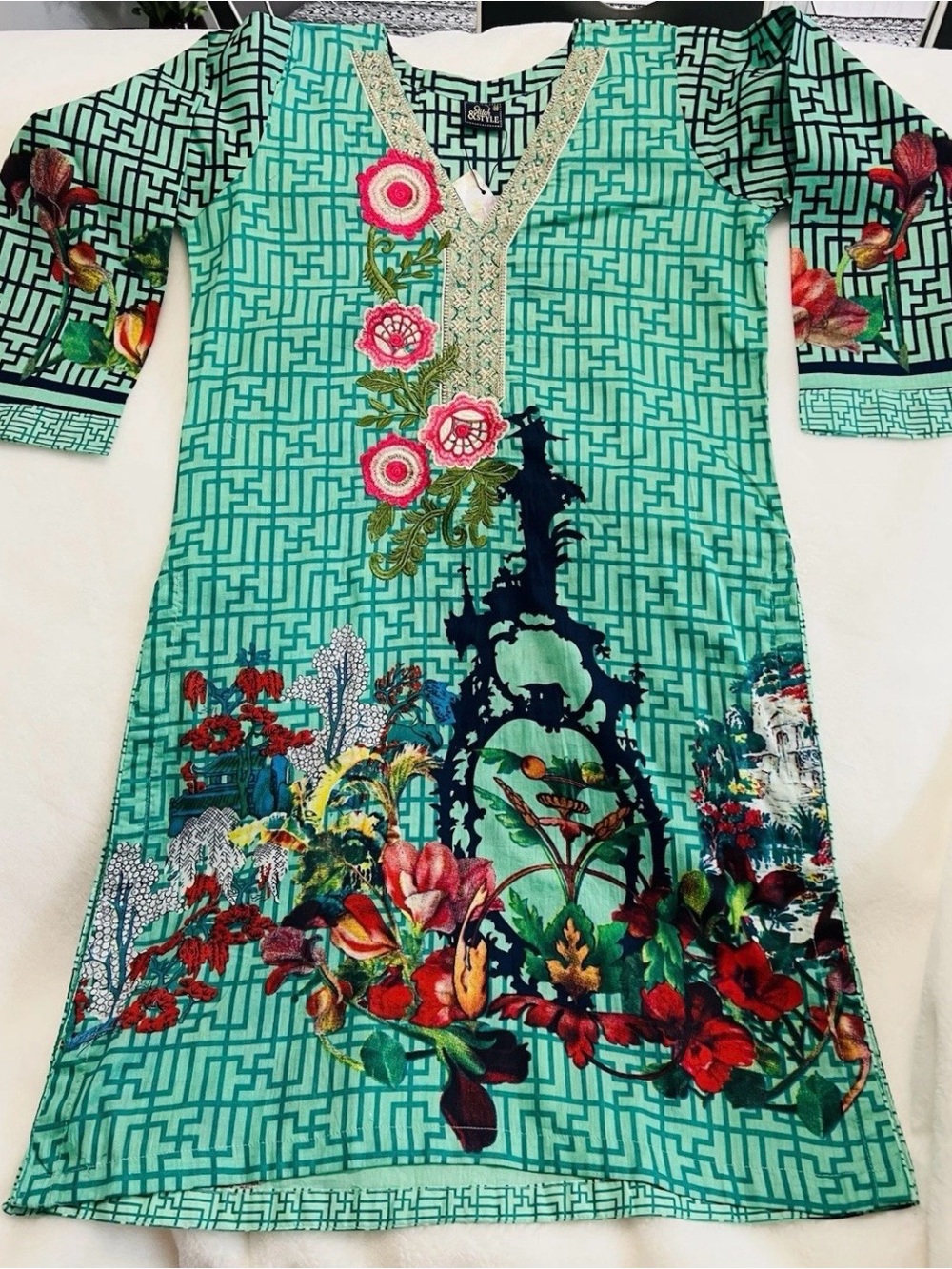 Pakistani tree pieces embroidered Summer dress.Size medium.